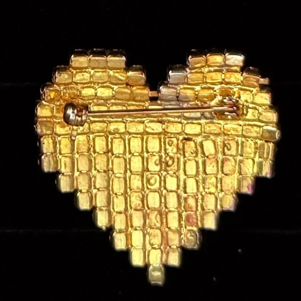Vintage goldtone, red white and blue American flag heart Brooch
